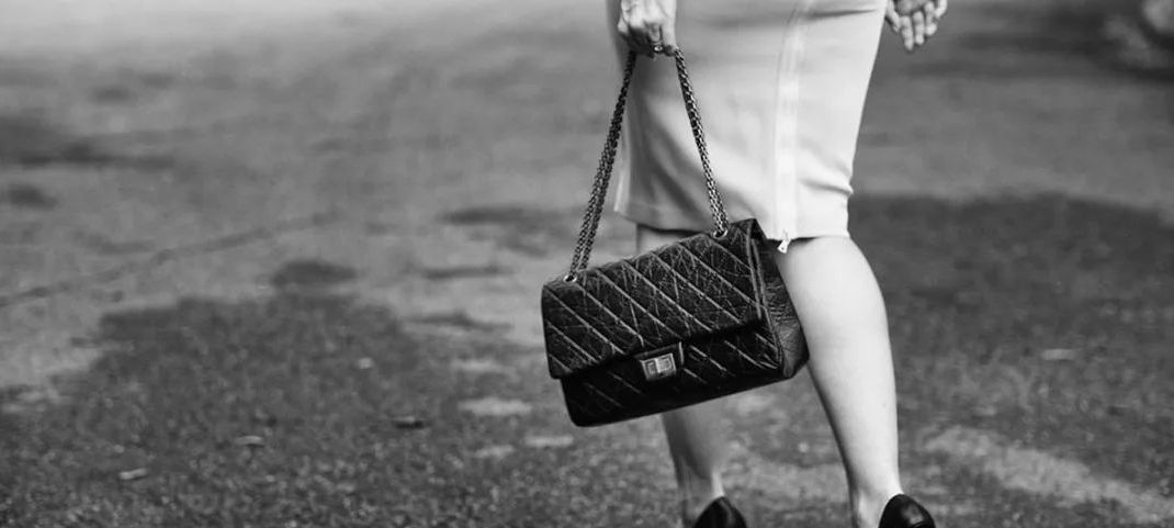 买奢侈品包买哪款,买奢侈品包值吗