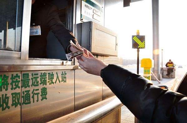 下高速超时被收全程高速费,如何避免高速收超时罚款