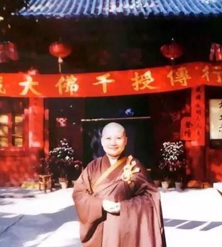 功成名就的李娜为什么会选择出家,出家李娜个人资料