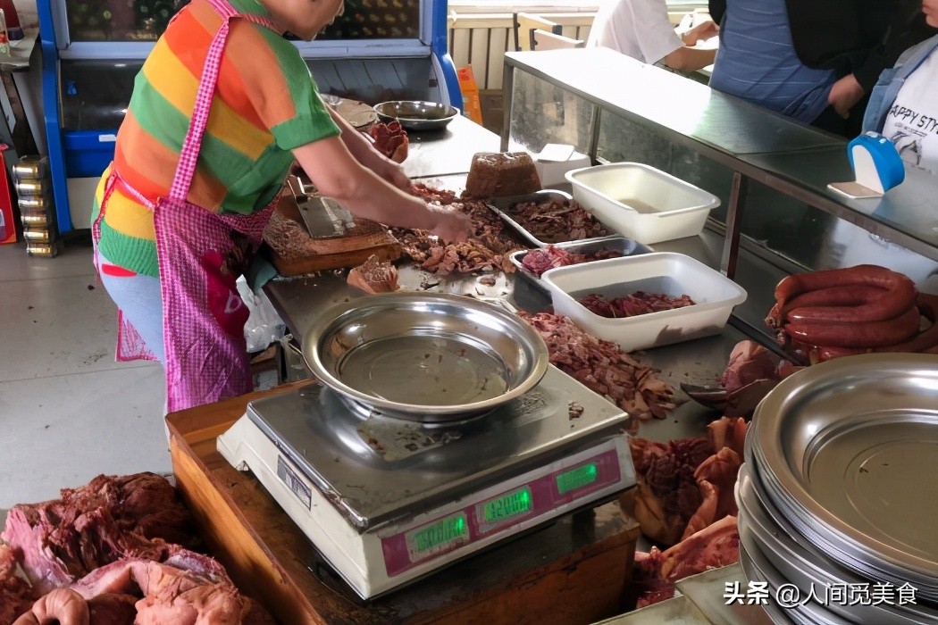 石家庄出名的烧饼夹肉,通州特别火特别便宜的烧饼夹肉