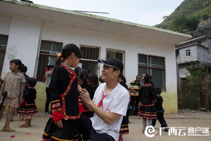 大爱若水　润泽无声丨“草根”公益人陈词和他的爱心团队故事