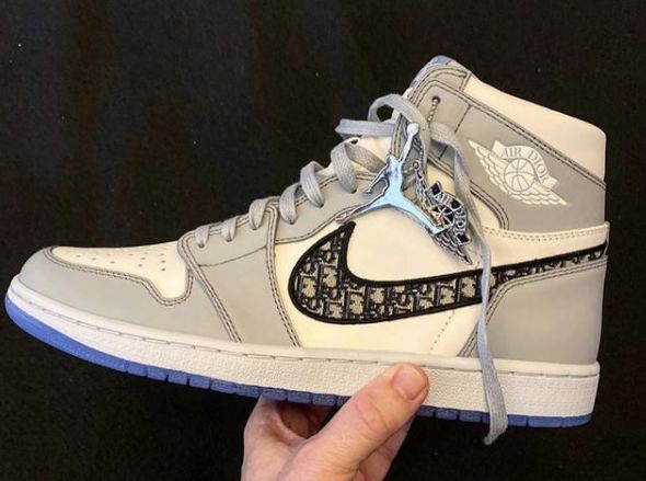 阿迪prada联名运动鞋,阿迪跟耐克的联名视频