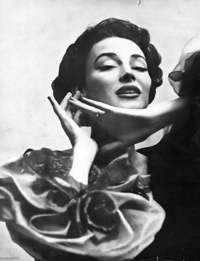 会修飞机的绝代超模，自己开公司，为何最终在小餐馆度过余生？