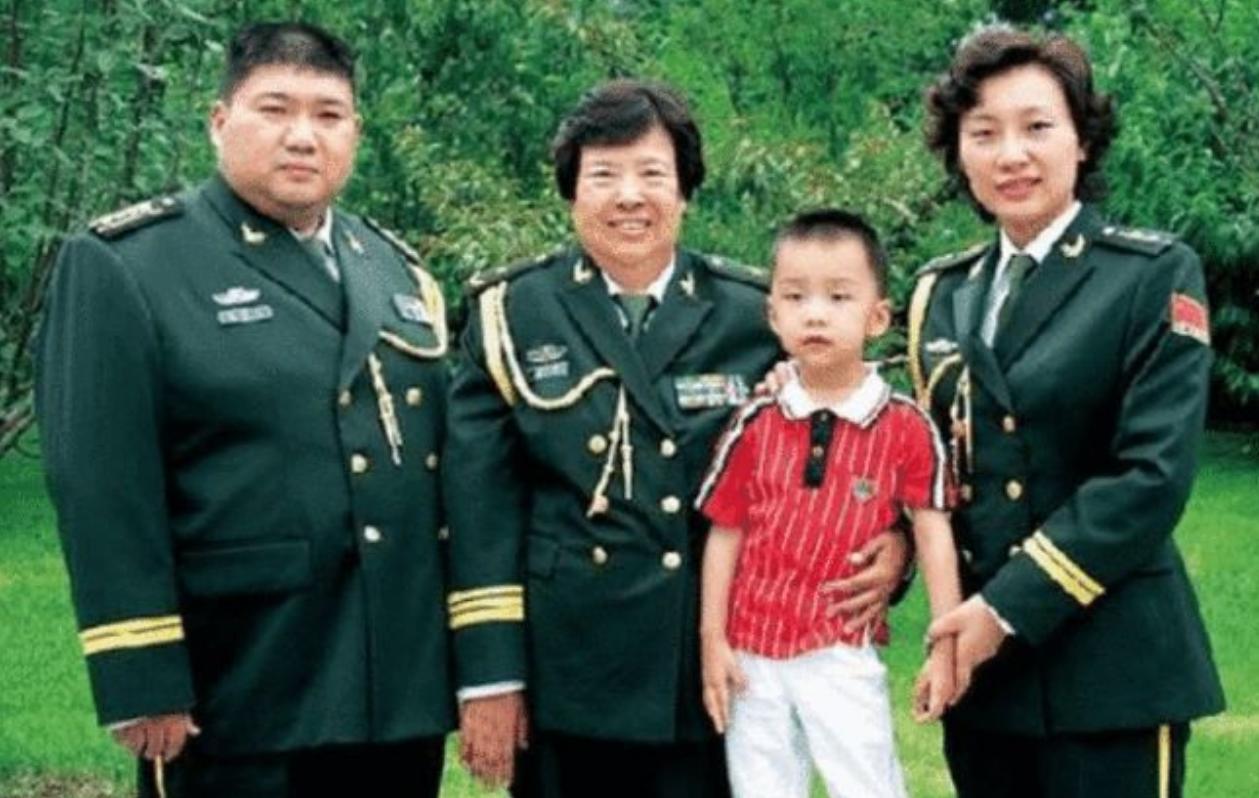 毛主席儿媳邵华：中国15名女将军之一，临终前嘱托儿子向汶川捐款