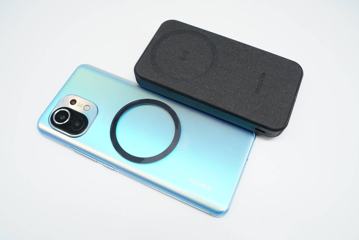 mophiepowerstationwirelessxl评测,苹果对比anker磁吸充电宝