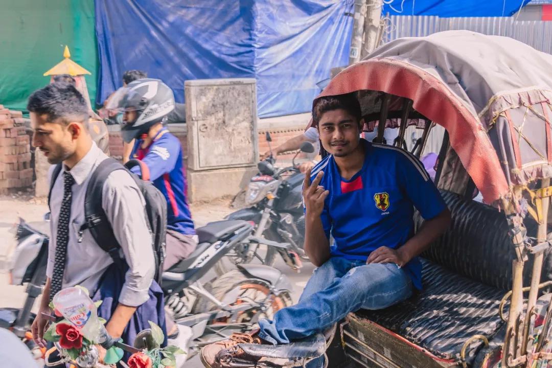 这个微笑国度，见人就夸漂亮，300元就能在天空滑翔