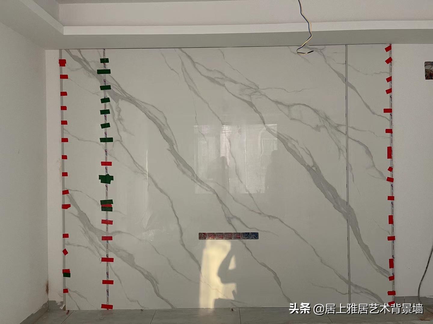 电视背景墙是岩板好还是大理石好,岩板电视背景墙价格多少钱一平米