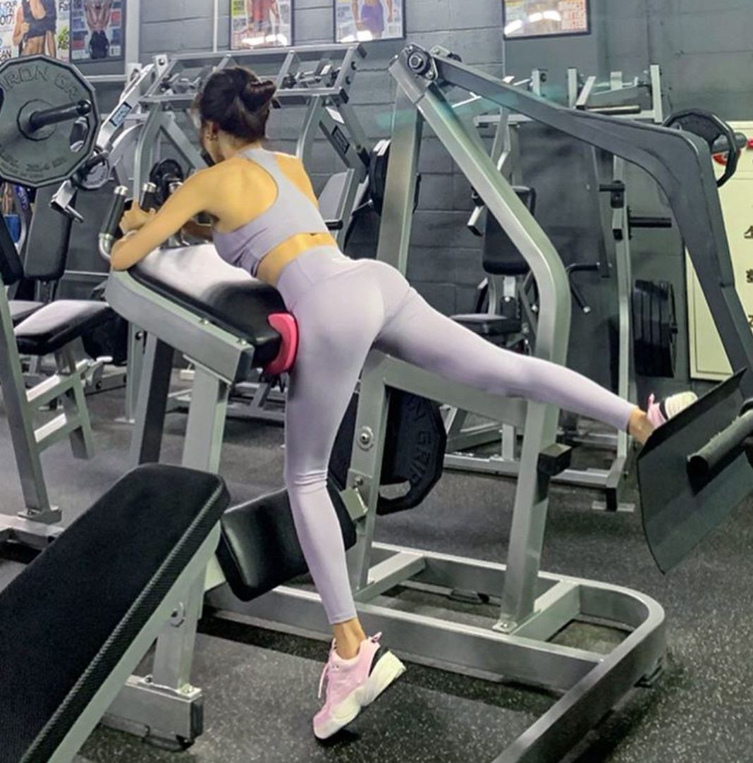 穿阔腿牛仔裤臀部下垂,臀部下垂怎么穿裤子