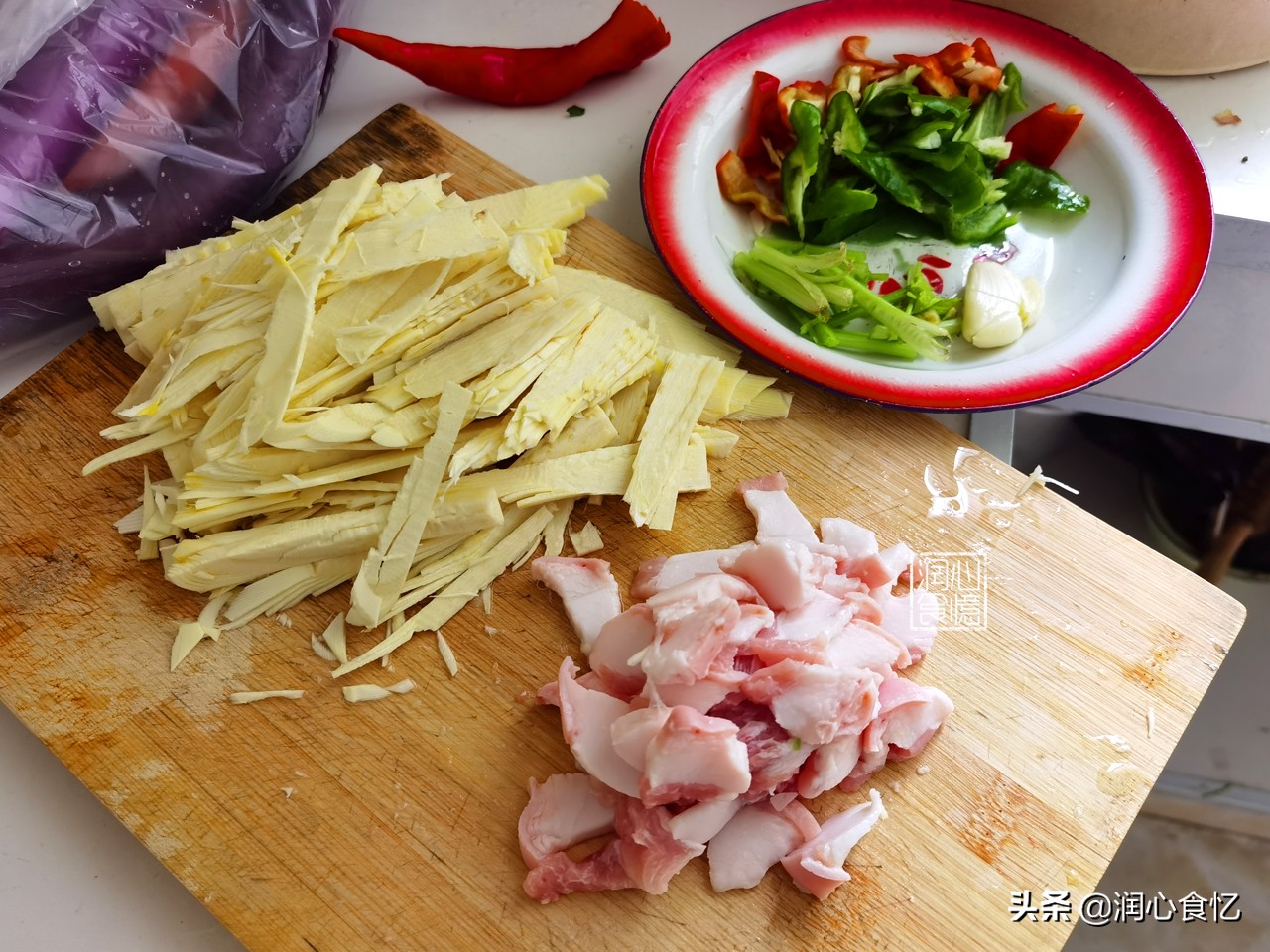 冬笋炒咸菜冬笋要不要焯水,冬笋炖鸡冬笋用不用先焯水