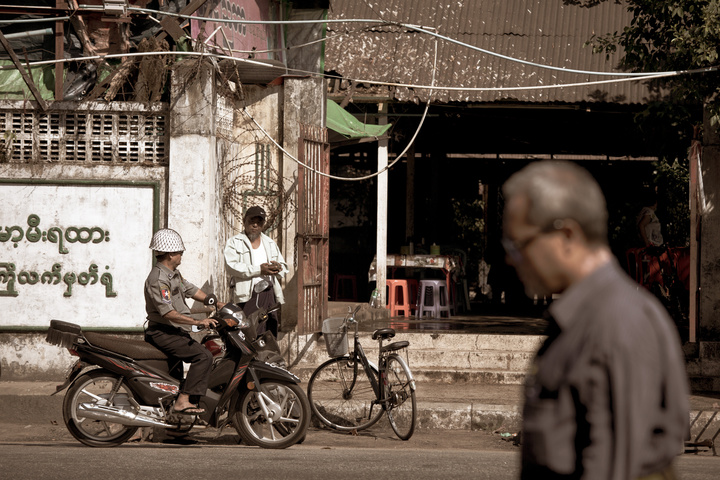 缅甸仰光最繁华地带,缅甸第一大城市仰光街景