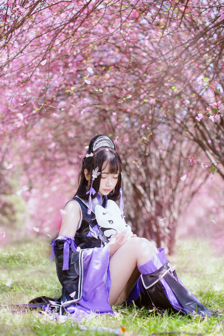 快来感受来自奶妈的爱~剑网三治疗心法cos，五七万真的美貌呀~