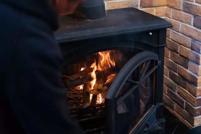 十大悬崖玻璃栈道景点,有瀑布有山还有玻璃栈道的景区