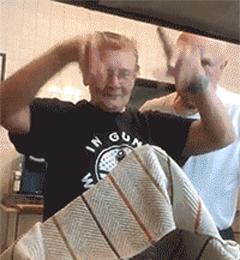 看了整整七分钟，他们最终还是上去了