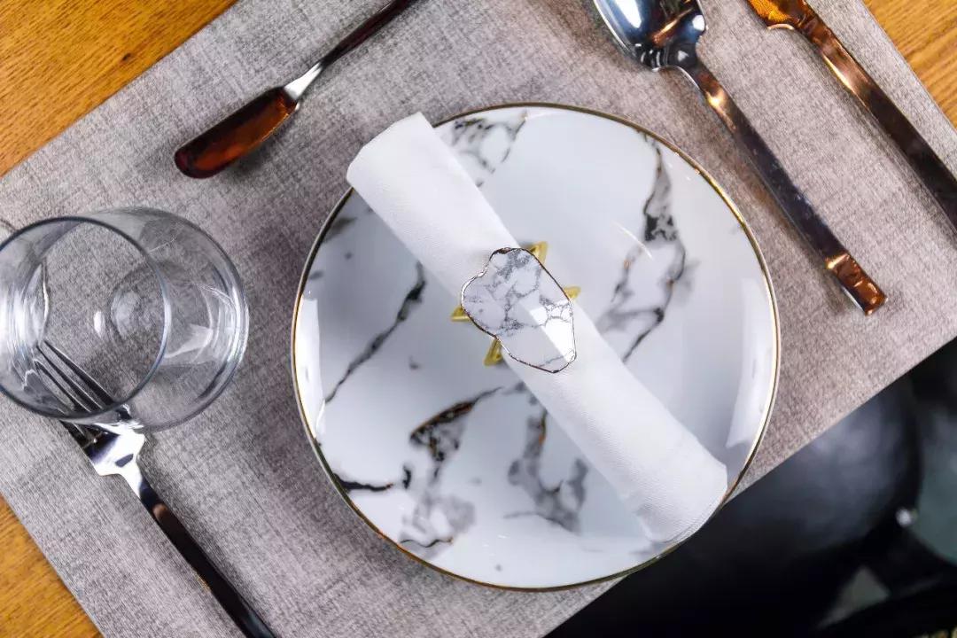 万元抽奖！送戴森卷发棒+TF口红！这家花园西餐厅让我开始嫌弃男友！