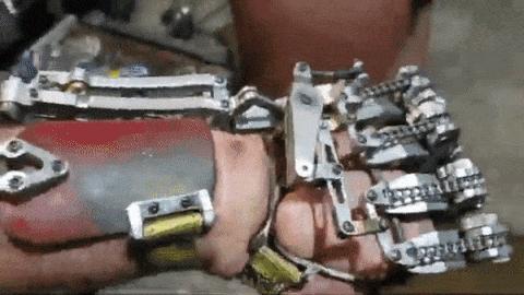 硬核机械手！失去手指的机械工程师独立打造