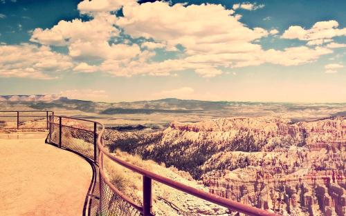 不要整天闷闷不乐放过自己,与其闷闷不乐不如积极过好每一天