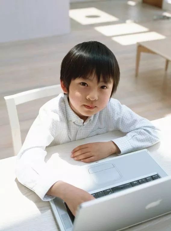 当孩子沉迷游戏家长该怎么办,当孩子沉迷游戏上瘾家长该怎么办