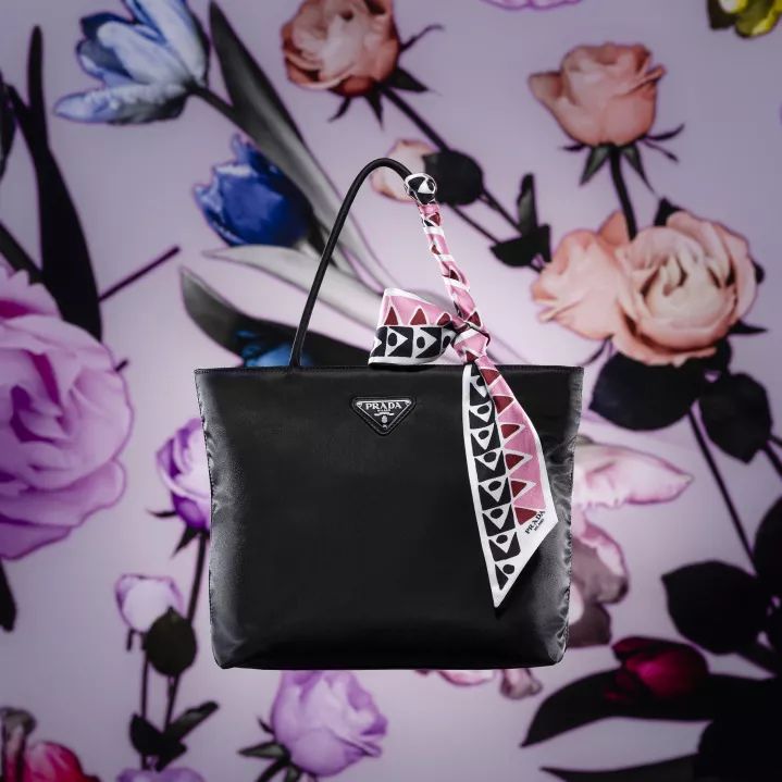 prada目前最火的包,prada复古包
