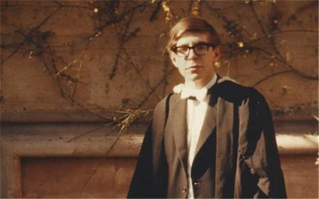 霍金轮椅价值600万美元，内有多少高科技？你都没听过