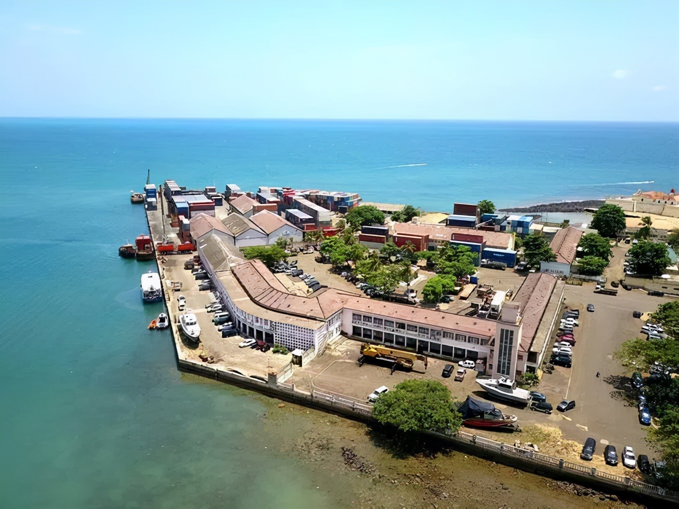 美国签证能免签去开曼群岛吗,有美国绿卡可以去免签国家旅游吗