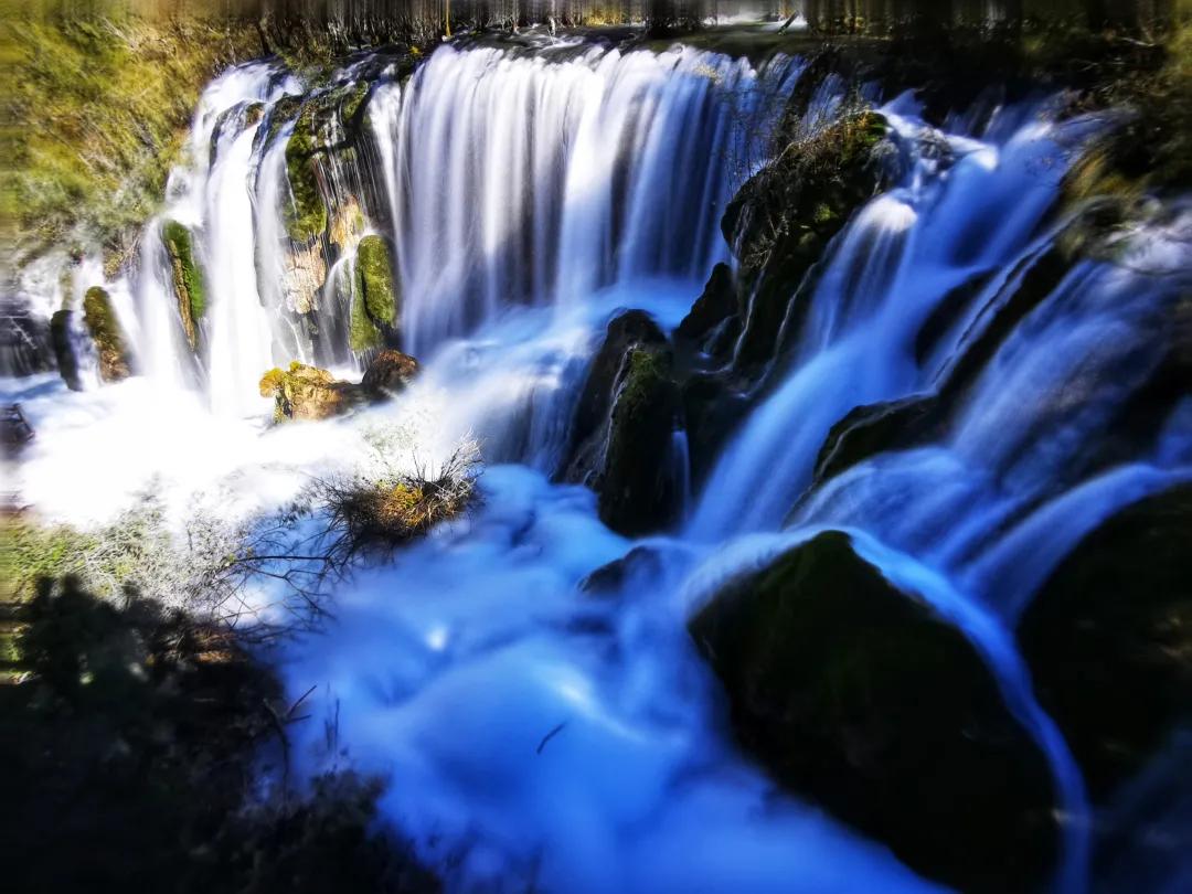 九寨更迷人,神奇的九寨景色迷人惹人醉