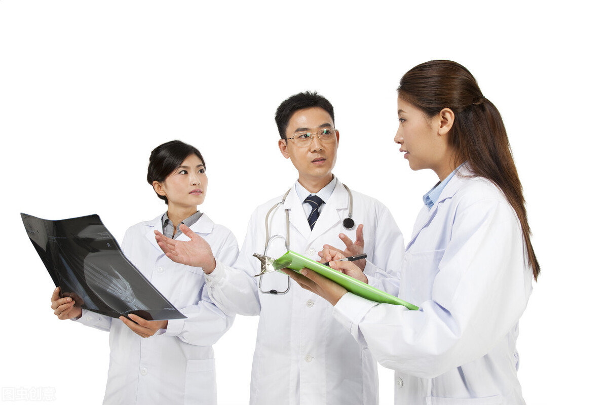 乳腺癌转移到肝医生说动不了手术,乳腺癌肺转移不放化疗可以治吗