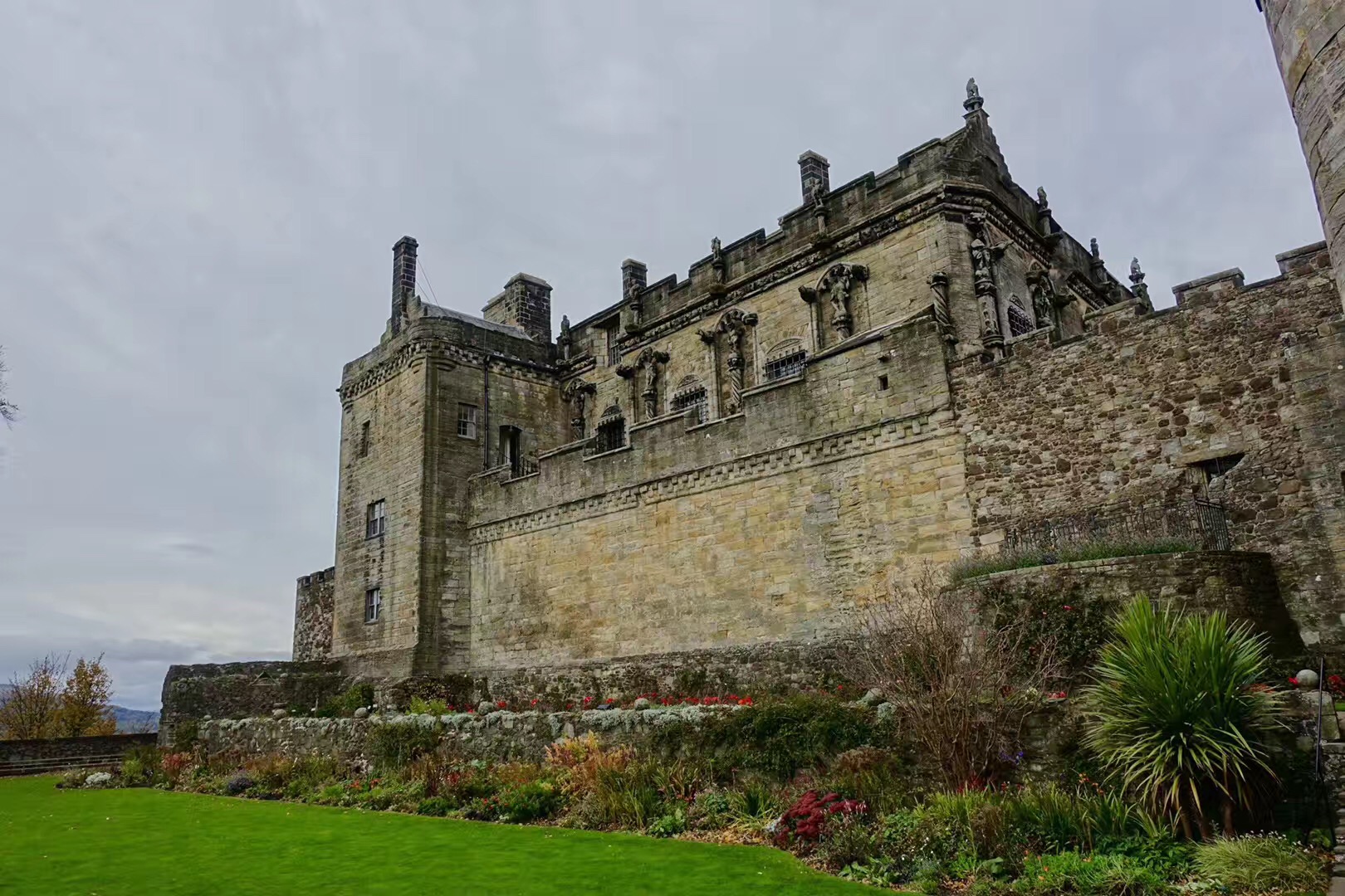 给英国留学的孩子寄东西方便吗,英国留学如何寄包裹