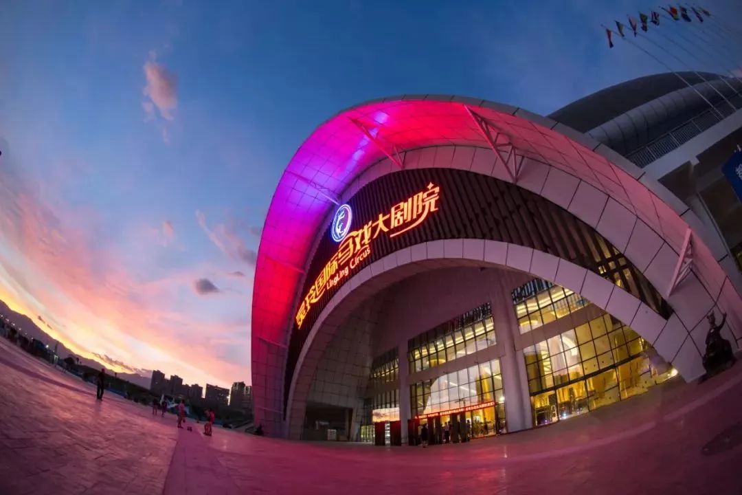 璇楁剰鍘﹂棬,璇楁剰鍘﹂棬浜烘枃闆嗙編