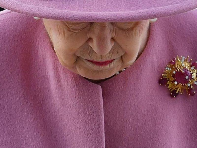 哈里梅根回王室被拒,梅根哈里退出王室女王反应