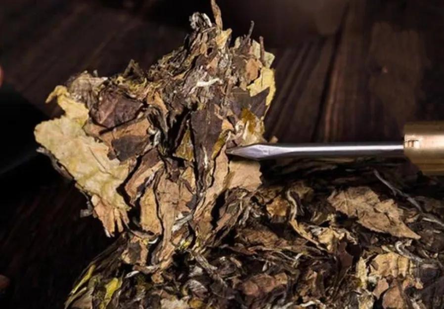 白茶饼有白色絮状,白茶饼里有絮状物