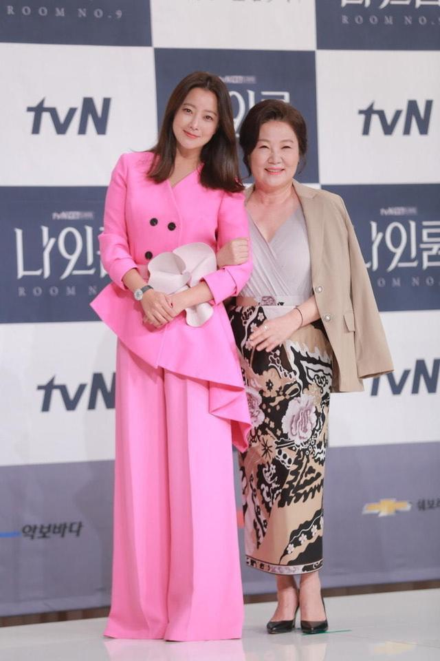 金喜善早期穿搭,47岁金喜善亲身示范穿搭