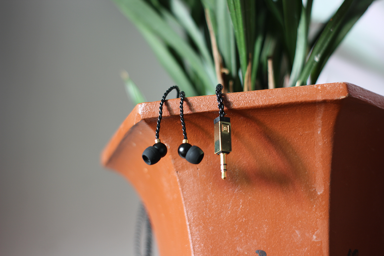 仪式感满满的平价耳机,精致耳机高级感