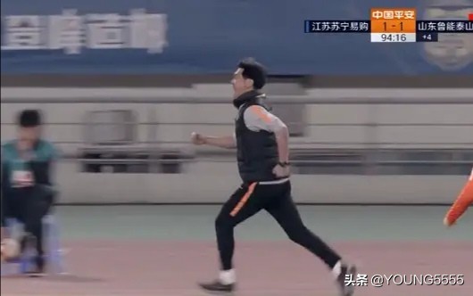 10人鲁能2:0淘汰上港,鲁能加时赛进4球击败华夏