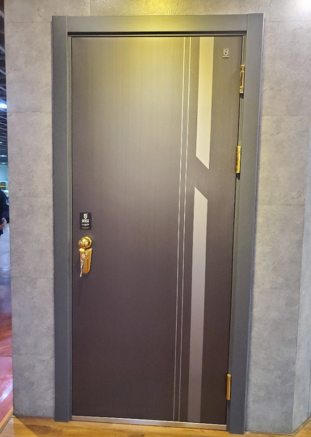 防盗门十大品牌美心,欧派防盗门和美心防盗门