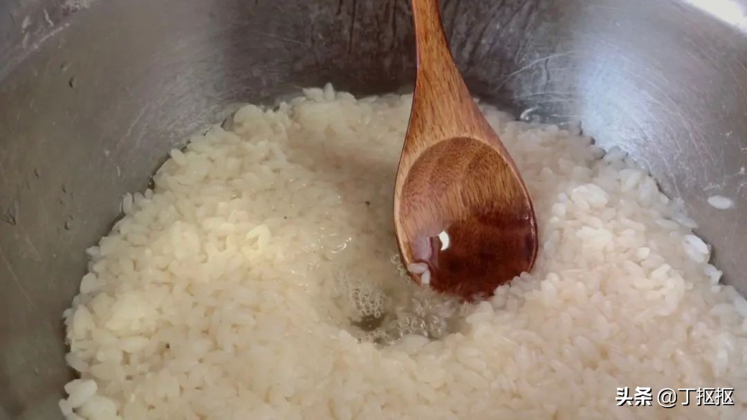 怎样用老浆制作酒酿发糕,酒酿米糕发酵一次的做法