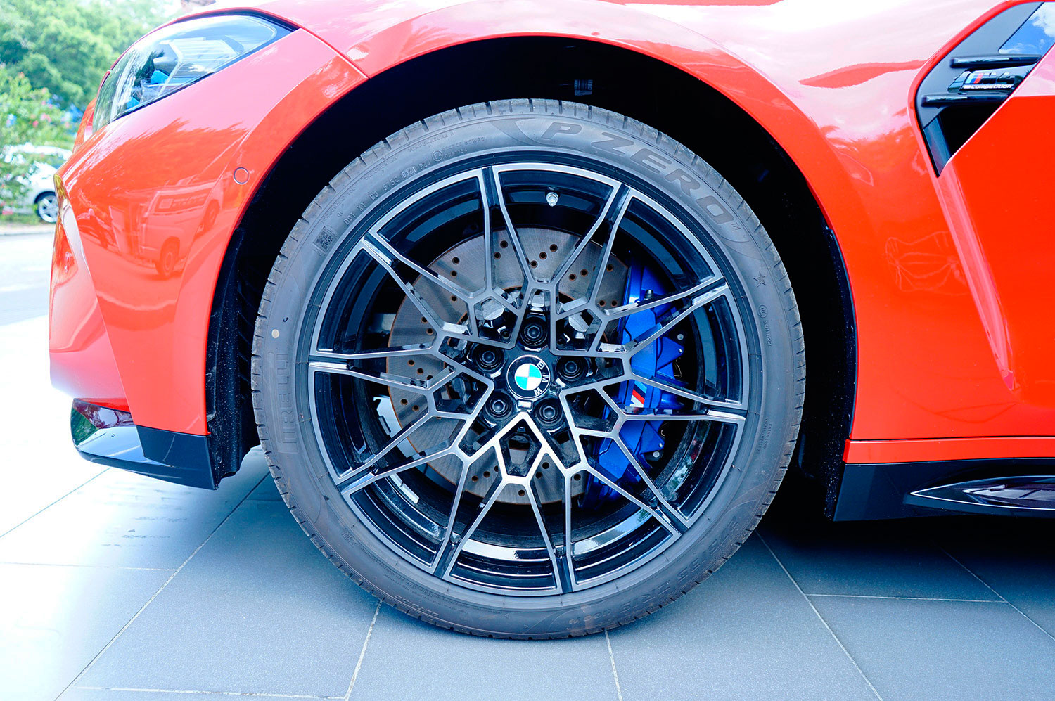 宝马m4赛道第一视角,提一台新款宝马m4是什么体验