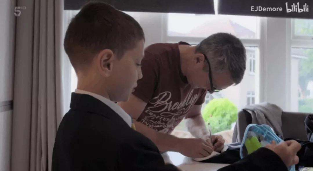 结婚30年生22娃，网友群嘲太窒息了，结果他们的生活却啪啪打脸