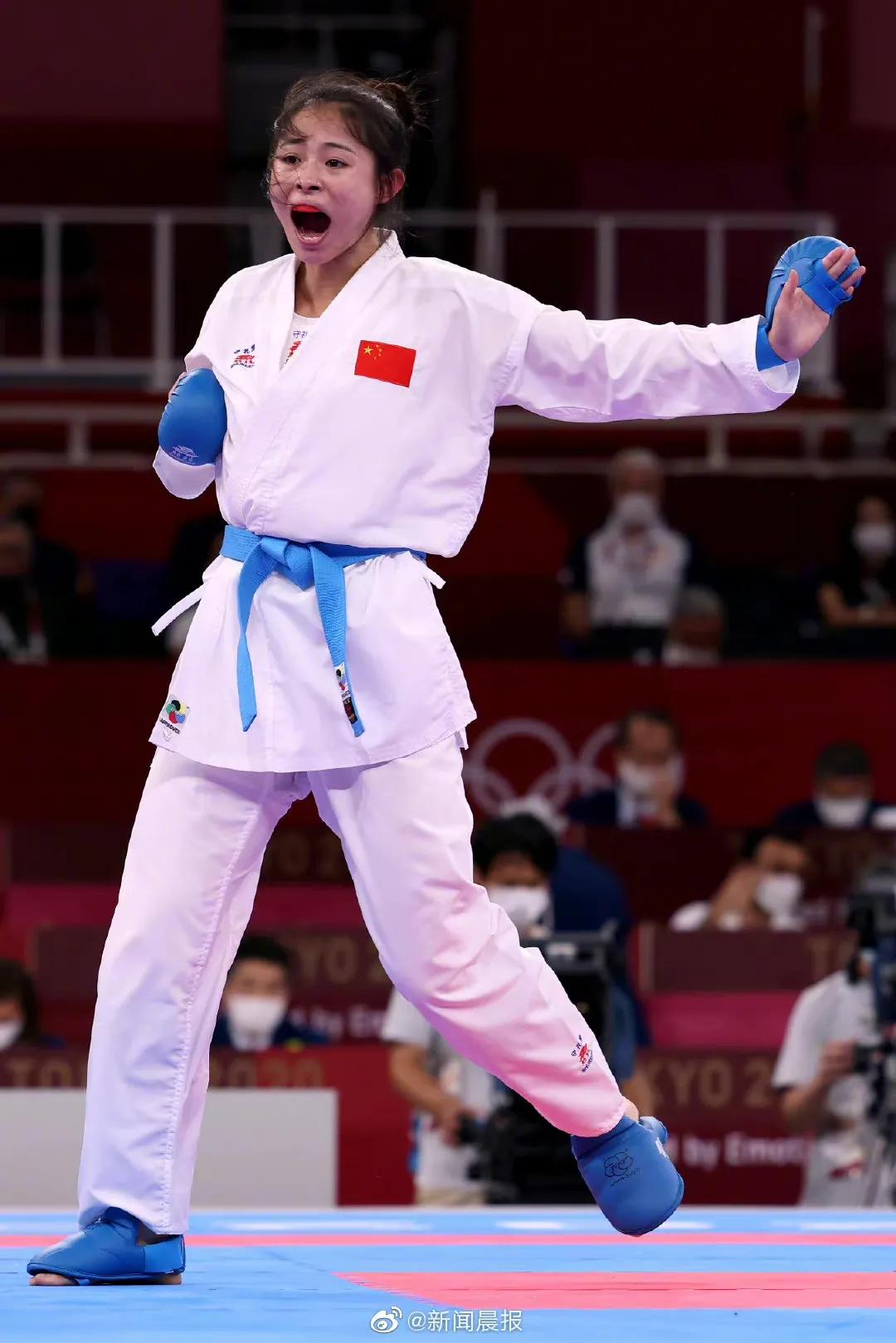 这样的“*力暴**萝莉”，丑吗？