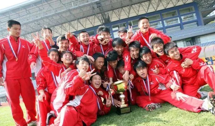 十一年万人体育场，武磊和徐根宝走了，留下的将是什么？