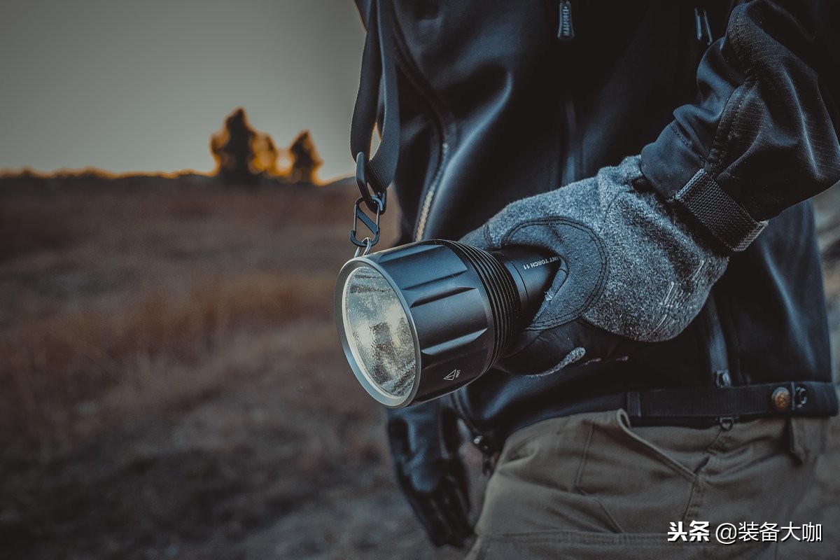 防身手电筒远射5000米,防身远射强光手电