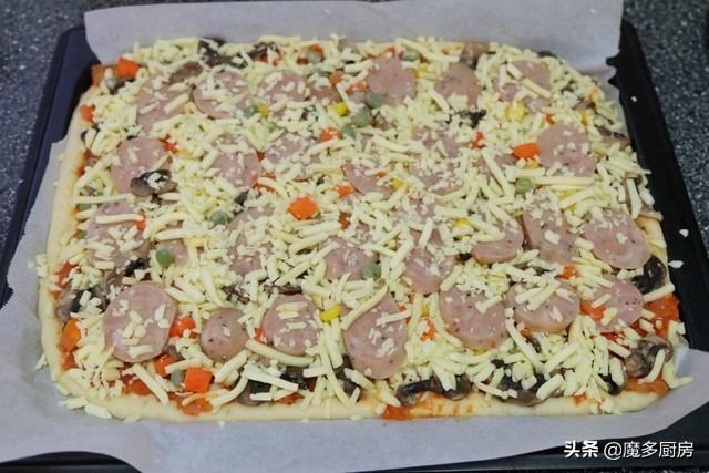 自制披萨的超简单做法,自制披萨最简单的方法