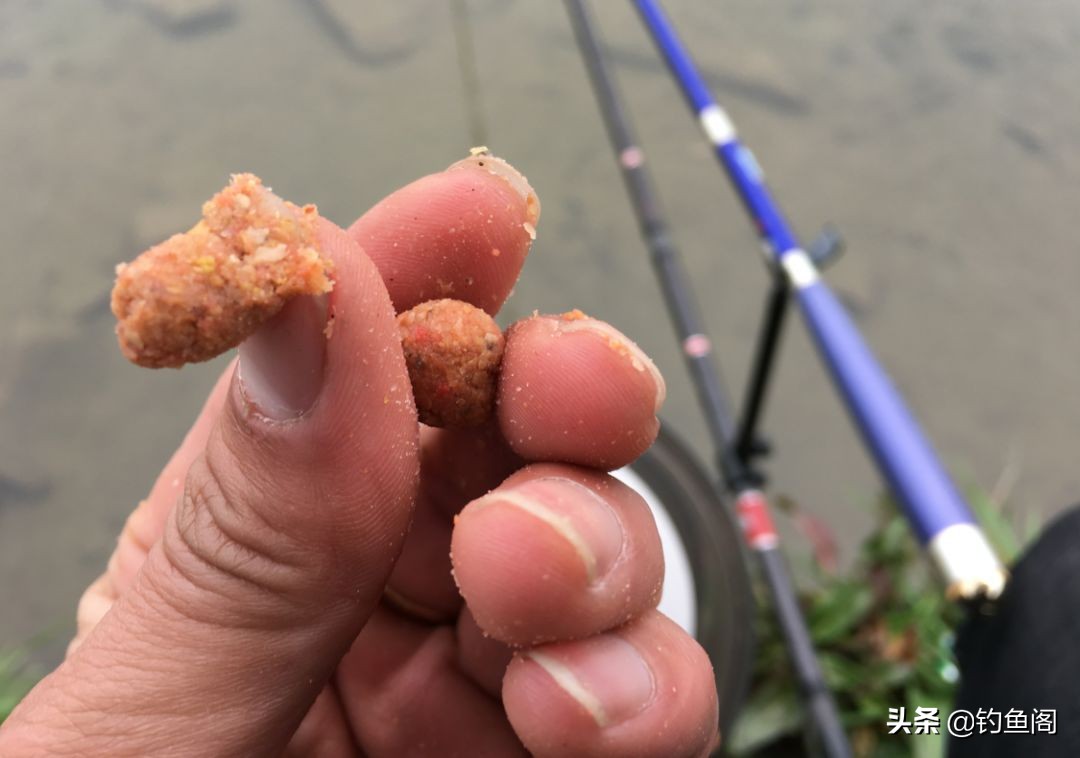 聊聊野钓鲫鱼饵料配方,一问就来的鱼饵