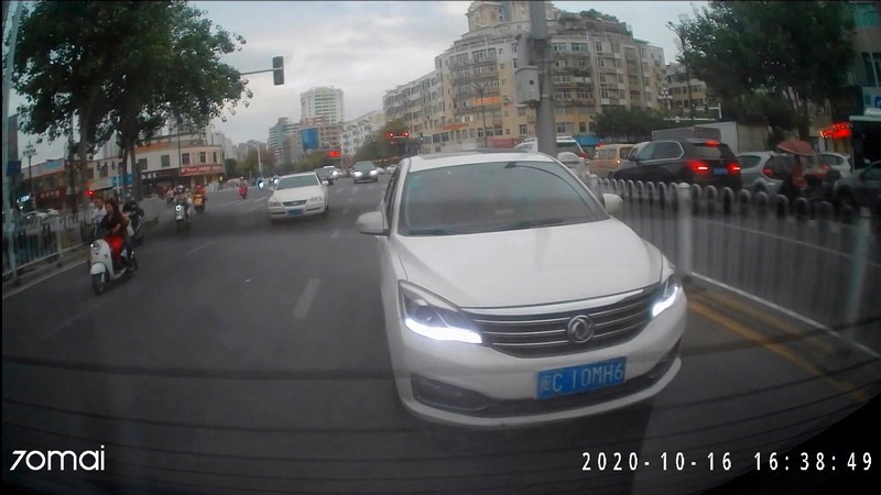 70迈行车记录仪a810前后双录,70迈流媒体行车记录仪对比a800