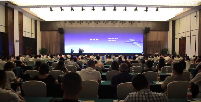 凤凰酒店差点被挤爆了！南充嘉陵这个企业家为啥要放这样的大招？