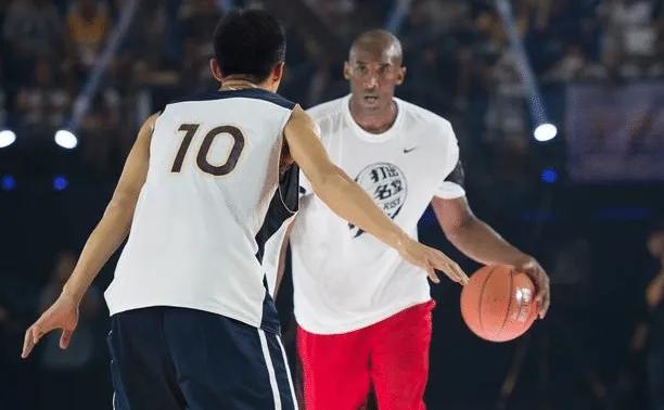 普通人在nba打球什么感受,普通人在nba面前能运球吗