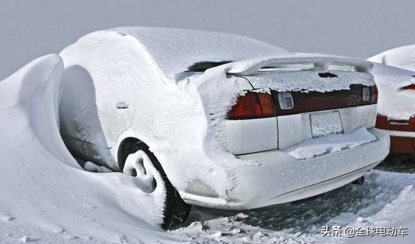 冬天车玻璃除冰最好的方法,冬天车玻璃结冰了怎么快速处理