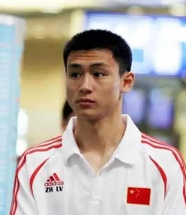 前国脚欠薪被逼提前退役中国足球哀其不幸，怒其不争