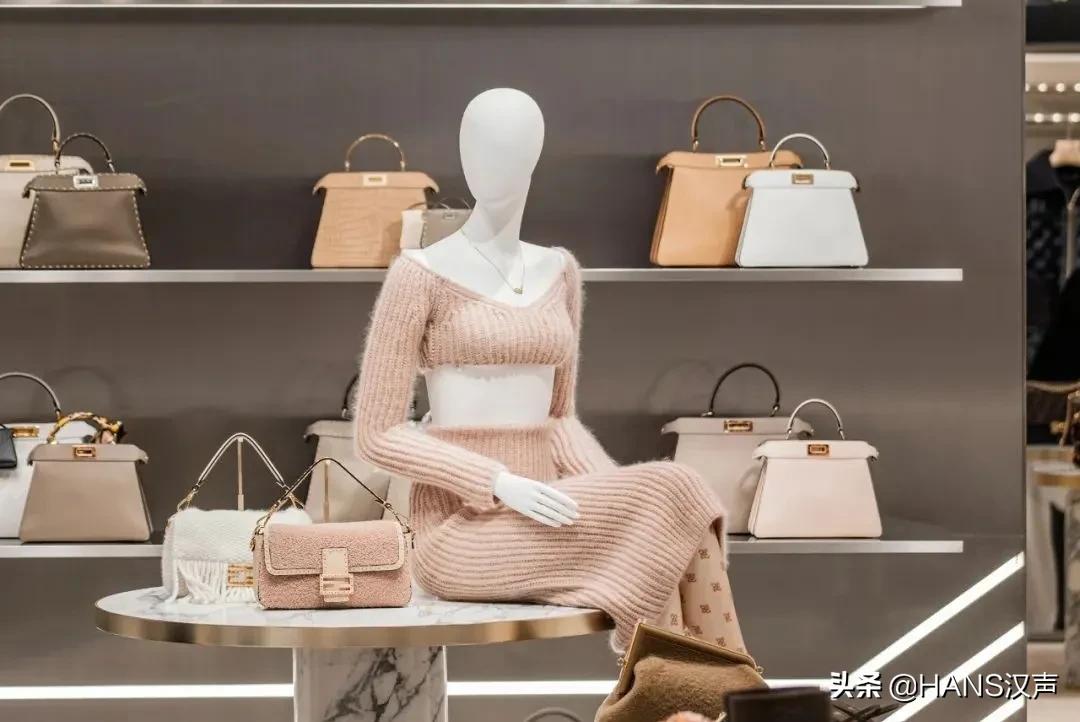 LV、DIOR、CELINE、LOEWE……武汉恒隆大牌全开，景甜都来逛