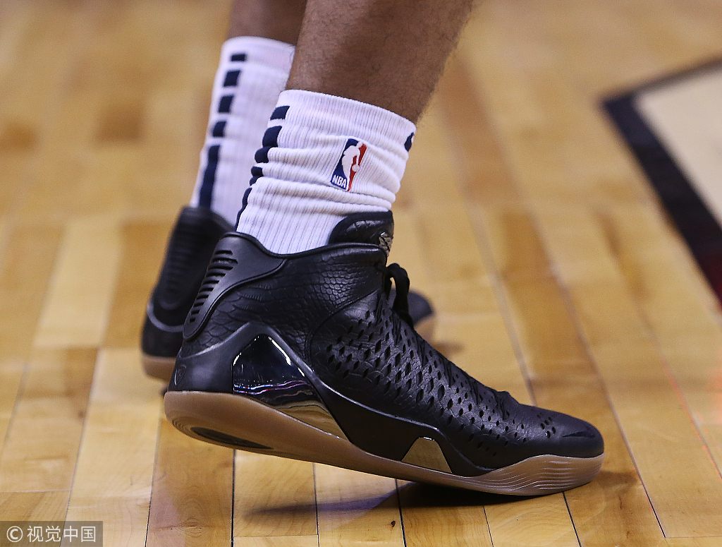 NBA今日球鞋精选：新配色UACurry5来了！库里穿它致敬老爹