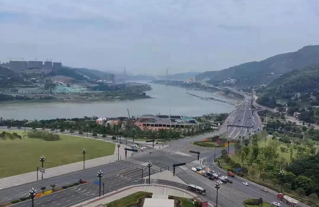 万里长江第一楼宜宾东楼美景,宜宾中国西南第一高楼